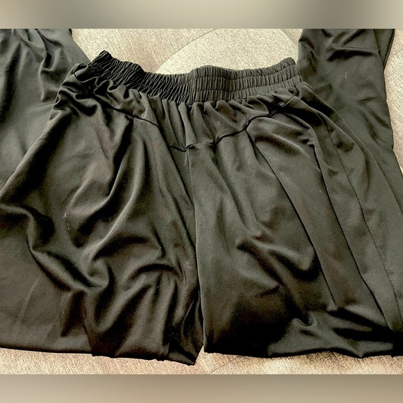 Joggers - Picture 2 of 3